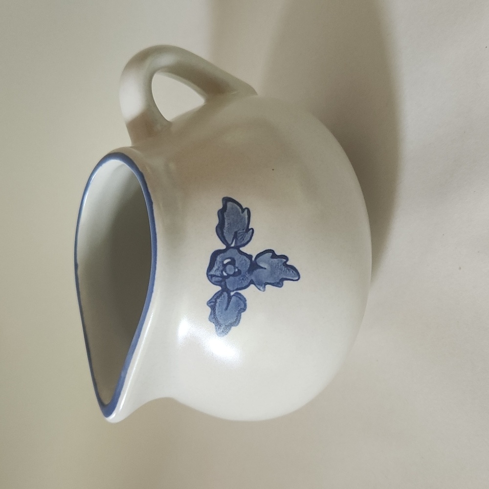 Pfaltzgraff Yorktowne Small Gravy Boat/  Creamer